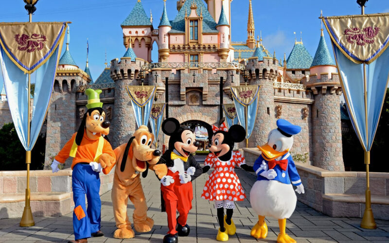 Du lịch Nhật Bản: Review 1 ngày khám phá công viên Tokyo Disneyland 36 disney e1648090388822
